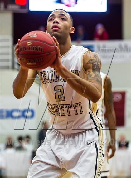 Thumbnail 1 in Mater Dei vs. Neumann-Goretti (Spalding Hoophall Classic) photogallery.