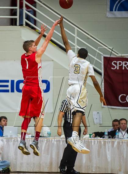 Thumbnail 2 in Mater Dei vs. Neumann-Goretti (Spalding Hoophall Classic) photogallery.