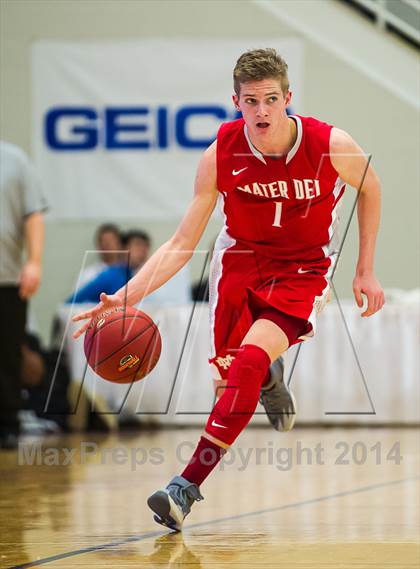 Thumbnail 3 in Mater Dei vs. Neumann-Goretti (Spalding Hoophall Classic) photogallery.