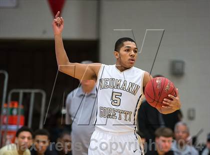 Thumbnail 2 in Mater Dei vs. Neumann-Goretti (Spalding Hoophall Classic) photogallery.
