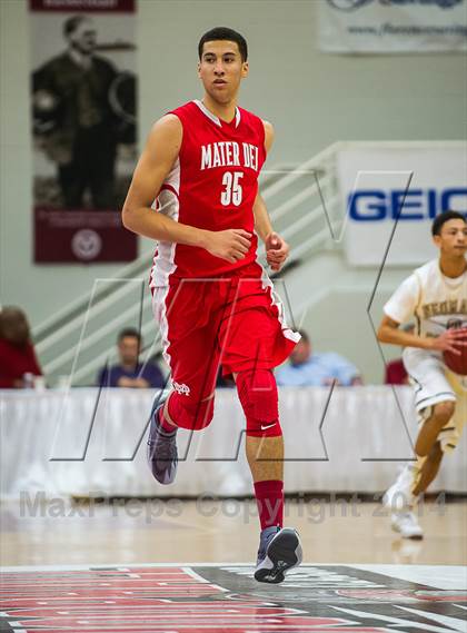 Thumbnail 3 in Mater Dei vs. Neumann-Goretti (Spalding Hoophall Classic) photogallery.