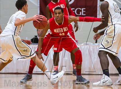 Thumbnail 1 in Mater Dei vs. Neumann-Goretti (Spalding Hoophall Classic) photogallery.