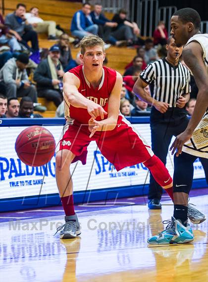 Thumbnail 2 in Mater Dei vs. Neumann-Goretti (Spalding Hoophall Classic) photogallery.