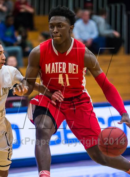 Thumbnail 1 in Mater Dei vs. Neumann-Goretti (Spalding Hoophall Classic) photogallery.