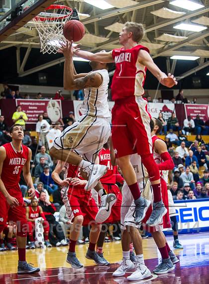 Thumbnail 2 in Mater Dei vs. Neumann-Goretti (Spalding Hoophall Classic) photogallery.