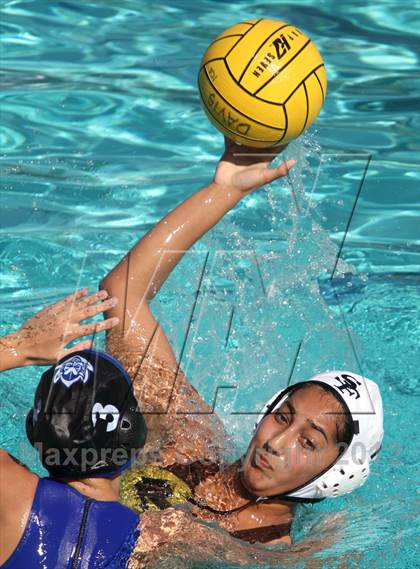 Thumbnail 3 in Davis vs St. Francis (Davis Fall Classic) photogallery.