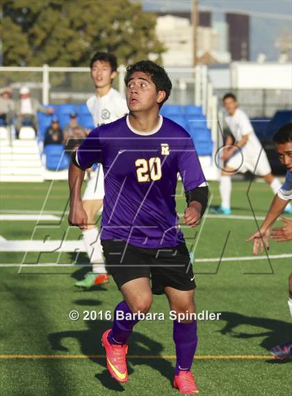 Thumbnail 2 in JV: Archbishop Riordan @ Bellarmine College Prep photogallery.
