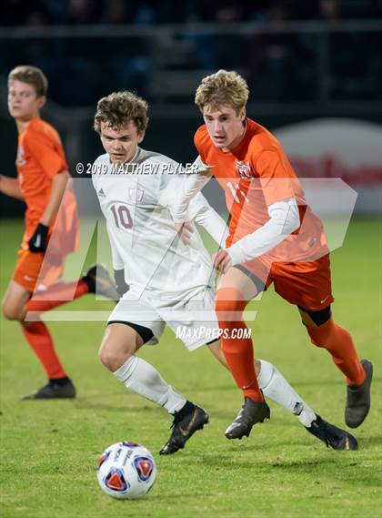 Thumbnail 3 in East Lincoln vs. Dixon (NCHSAA 2A Final) photogallery.