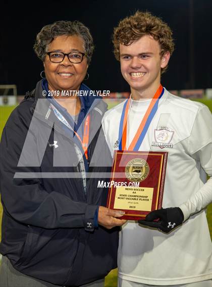 Thumbnail 1 in East Lincoln vs. Dixon (NCHSAA 2A Final) photogallery.