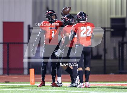 Thumbnail 2 in Grain Valley vs. Fort Osage (MSHSAA Class 5 Quarterfinal) photogallery.