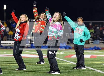 Thumbnail 2 in Grain Valley vs. Fort Osage (MSHSAA Class 5 Quarterfinal) photogallery.