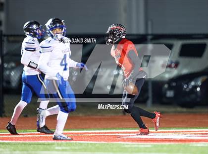Thumbnail 1 in Grain Valley vs. Fort Osage (MSHSAA Class 5 Quarterfinal) photogallery.