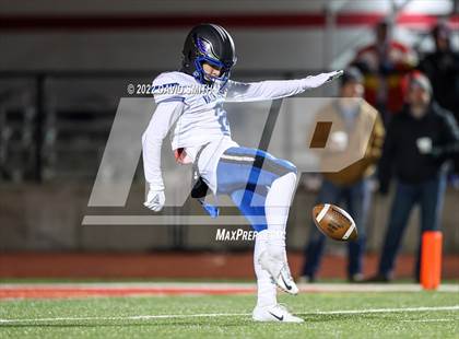 Thumbnail 3 in Grain Valley vs. Fort Osage (MSHSAA Class 5 Quarterfinal) photogallery.