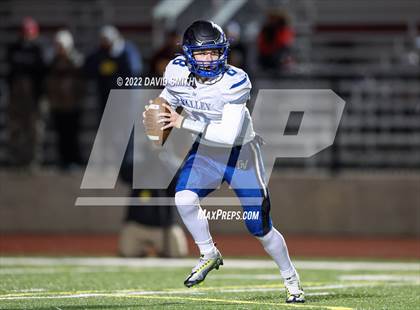 Thumbnail 3 in Grain Valley vs. Fort Osage (MSHSAA Class 5 Quarterfinal) photogallery.