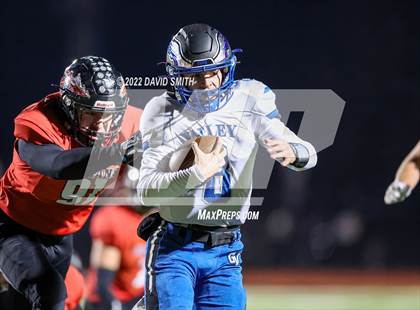 Thumbnail 3 in Grain Valley vs. Fort Osage (MSHSAA Class 5 Quarterfinal) photogallery.