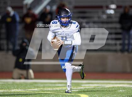 Thumbnail 2 in Grain Valley vs. Fort Osage (MSHSAA Class 5 Quarterfinal) photogallery.