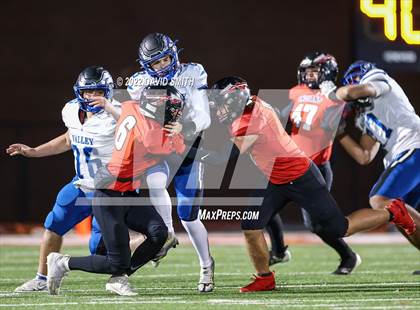 Thumbnail 2 in Grain Valley vs. Fort Osage (MSHSAA Class 5 Quarterfinal) photogallery.