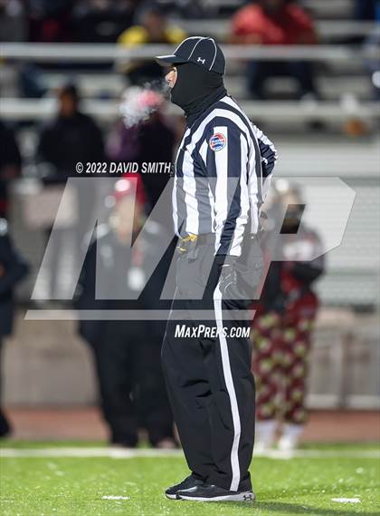 Thumbnail 3 in Grain Valley vs. Fort Osage (MSHSAA Class 5 Quarterfinal) photogallery.