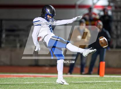 Thumbnail 1 in Grain Valley vs. Fort Osage (MSHSAA Class 5 Quarterfinal) photogallery.