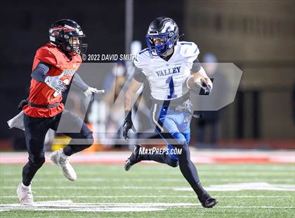 Thumbnail 1 in Grain Valley vs. Fort Osage (MSHSAA Class 5 Quarterfinal) photogallery.
