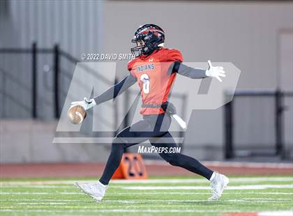 Thumbnail 3 in Grain Valley vs. Fort Osage (MSHSAA Class 5 Quarterfinal) photogallery.