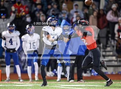 Thumbnail 2 in Grain Valley vs. Fort Osage (MSHSAA Class 5 Quarterfinal) photogallery.