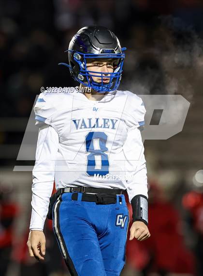 Thumbnail 2 in Grain Valley vs. Fort Osage (MSHSAA Class 5 Quarterfinal) photogallery.