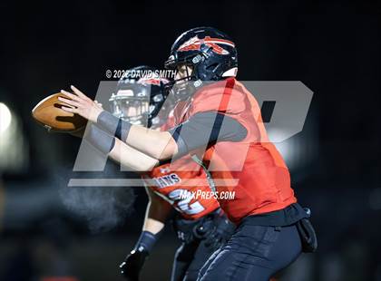 Thumbnail 2 in Grain Valley vs. Fort Osage (MSHSAA Class 5 Quarterfinal) photogallery.