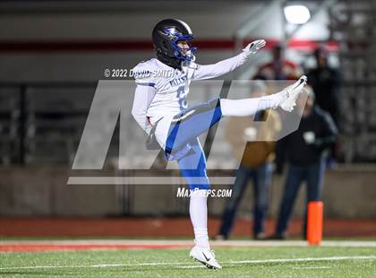 Thumbnail 2 in Grain Valley vs. Fort Osage (MSHSAA Class 5 Quarterfinal) photogallery.