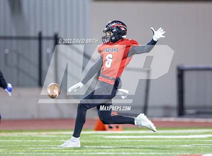 Thumbnail 2 in Grain Valley vs. Fort Osage (MSHSAA Class 5 Quarterfinal) photogallery.
