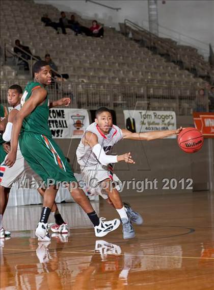 Thumbnail 3 in Naaman Forest vs. Northwest (Whataburger Tournament) photogallery.