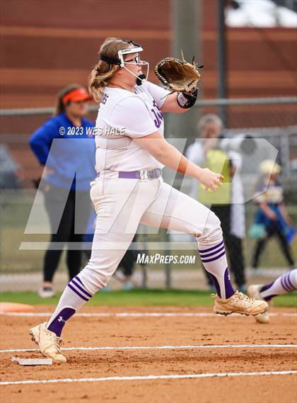 Thumbnail 1 in DeSoto Central vs. Madison Central (MSHAA 6A Round 2) photogallery.