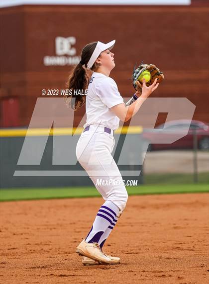 Thumbnail 3 in DeSoto Central vs. Madison Central (MSHAA 6A Round 2) photogallery.