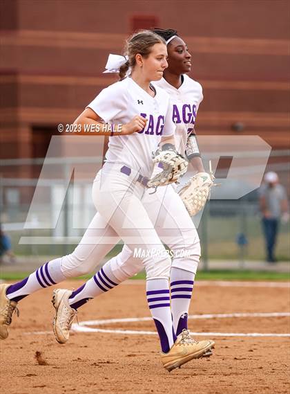 Thumbnail 1 in DeSoto Central vs. Madison Central (MSHAA 6A Round 2) photogallery.