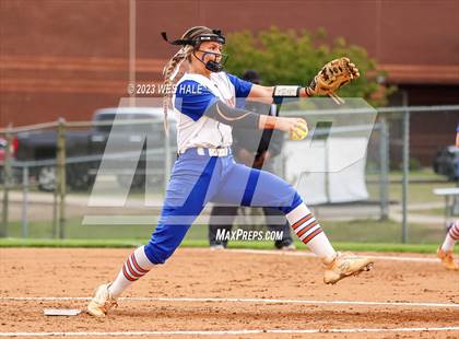 Thumbnail 2 in DeSoto Central vs. Madison Central (MSHAA 6A Round 2) photogallery.