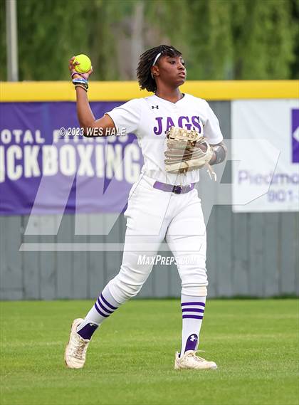 Thumbnail 3 in DeSoto Central vs. Madison Central (MSHAA 6A Round 2) photogallery.