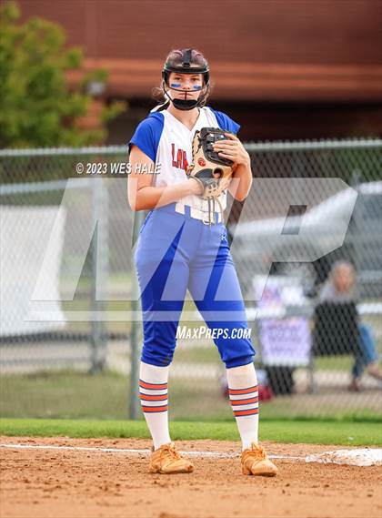Thumbnail 2 in DeSoto Central vs. Madison Central (MSHAA 6A Round 2) photogallery.