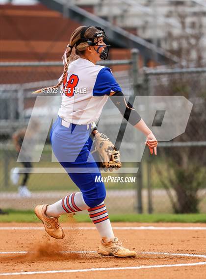 Thumbnail 1 in DeSoto Central vs. Madison Central (MSHAA 6A Round 2) photogallery.