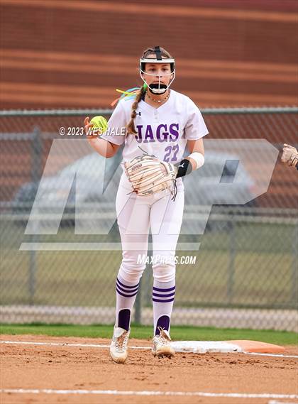 Thumbnail 2 in DeSoto Central vs. Madison Central (MSHAA 6A Round 2) photogallery.