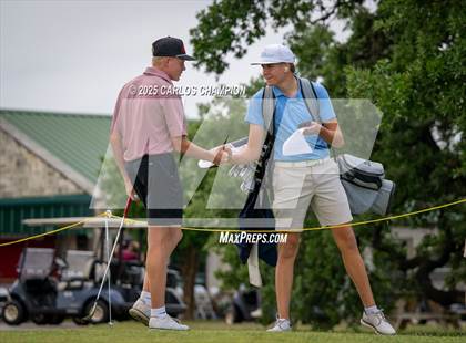 Thumbnail 1 in UIL 4A Boys Golf Finals photogallery.