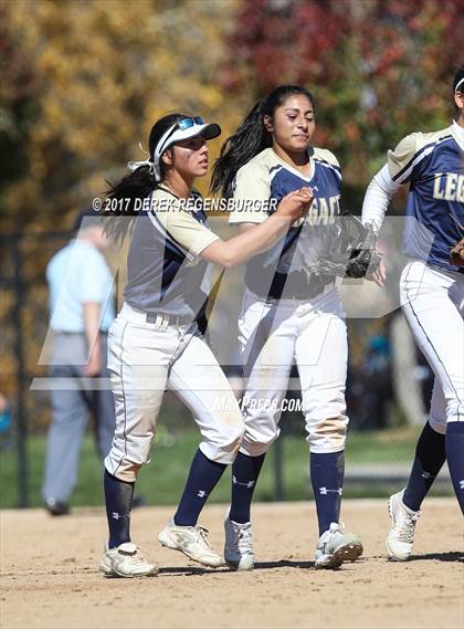 Thumbnail 3 in ThunderRidge vs. Legacy (CHSAA 5A Playoff) photogallery.