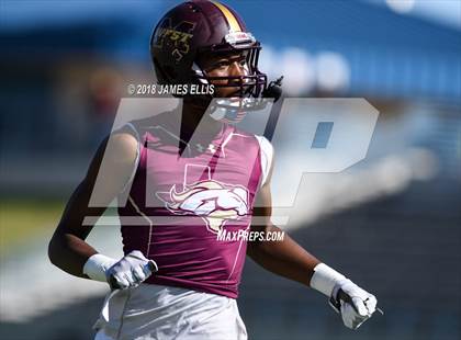 Thumbnail 2 in Mansfield Timberview vs. Magnolia West (UIL 5A Area Playoffl) photogallery.