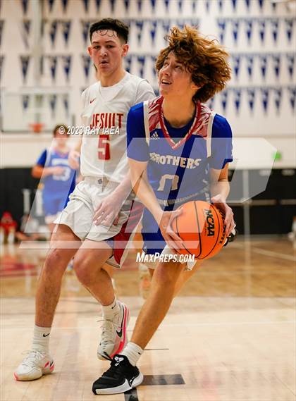 Thumbnail 2 in Christian Brothers @ Jesuit (Holy Hoops) photogallery.