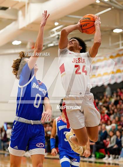 Thumbnail 3 in Christian Brothers @ Jesuit (Holy Hoops) photogallery.