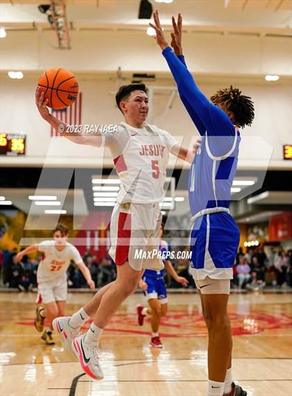 Thumbnail 1 in Christian Brothers @ Jesuit (Holy Hoops) photogallery.
