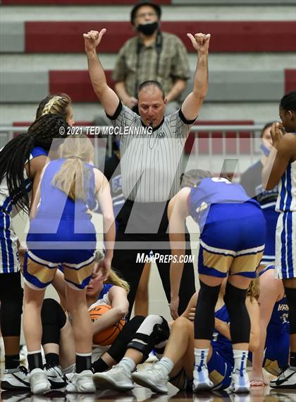 Thumbnail 1 in Star City vs. Harrison (AAA 4A State Round Two) photogallery.