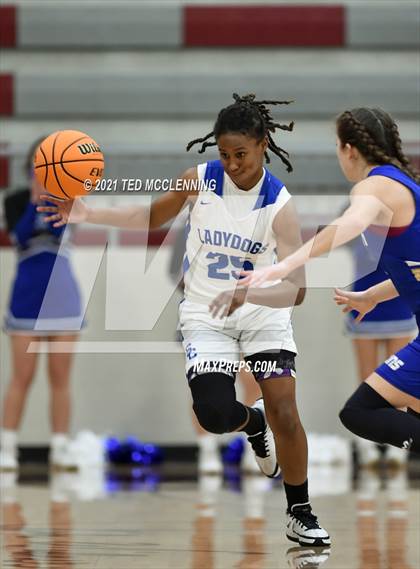 Thumbnail 2 in Star City vs. Harrison (AAA 4A State Round Two) photogallery.