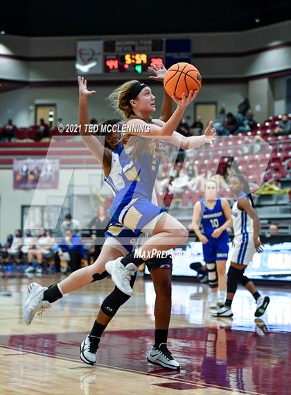 Thumbnail 1 in Star City vs. Harrison (AAA 4A State Round Two) photogallery.