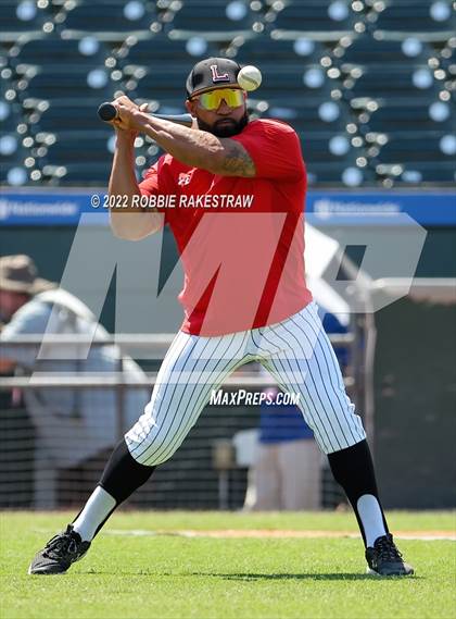 Thumbnail 1 in Friendswood vs. Mansfield Legacy (UIL 5A Baseball Semifinal) photogallery.