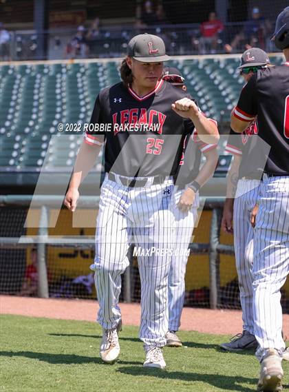 Thumbnail 2 in Friendswood vs. Mansfield Legacy (UIL 5A Baseball Semifinal) photogallery.